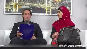 Lawyer settles for fine muslim pussy