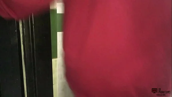 Hermanastra latina con tetas pequeñas le encanta tragar leche