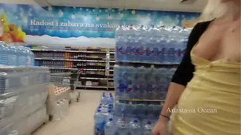 No panties, short dressin, flashing pussy and boobs public in supermarket.