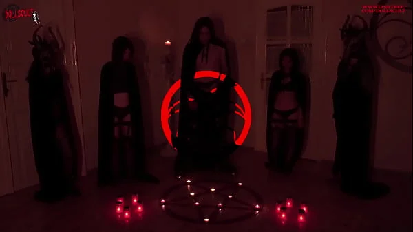 Updates on the Cult one year after the arrival of the new girls