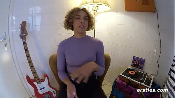 Ersties - Hot Girls Squirt During Lesbian 4way