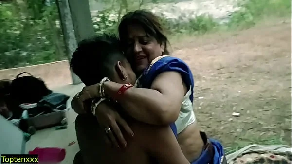 Hot Aunty Having Sex with Thief at Garden!! Indian Outdoor Sex