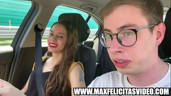 MYLA ELYSE SCOPATA FORTISSIMO IN UN LETTO COME UNA TROIA E POI SBORRATA OVUNQUE DAL TORO MAX FELICITAS