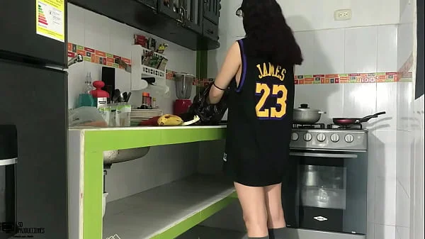 Mi hermosa hermanastra es una Diosa chupándome la polla