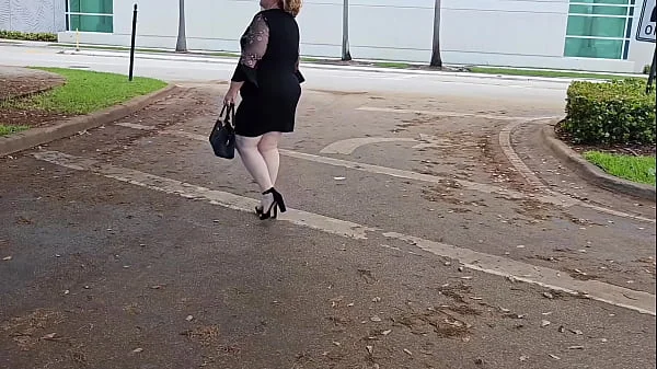 Stranger found the key to my house, made his way inside and creampied my pussy With lots of cum