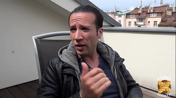 Bamby, magnifique blonde, adore les plans pervers