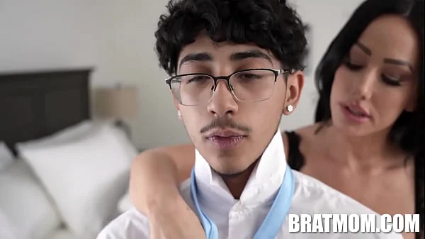 Stepmoms Little Black Dress Jennifer White, Diego Perez