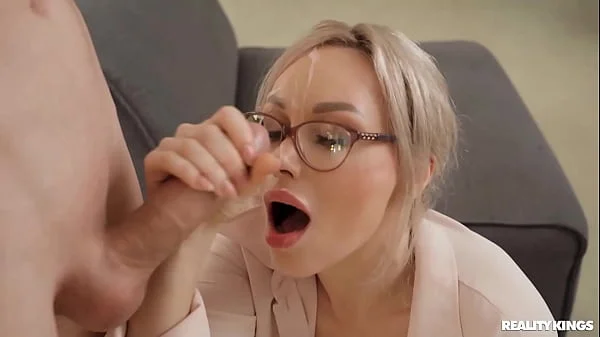 Curator Helps Check Out Your Cock / Reality Kings  / download full from rkfull.com/cura