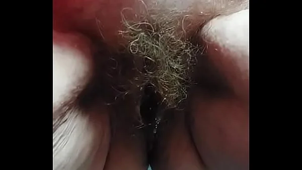 Oma  met harige kut plast
