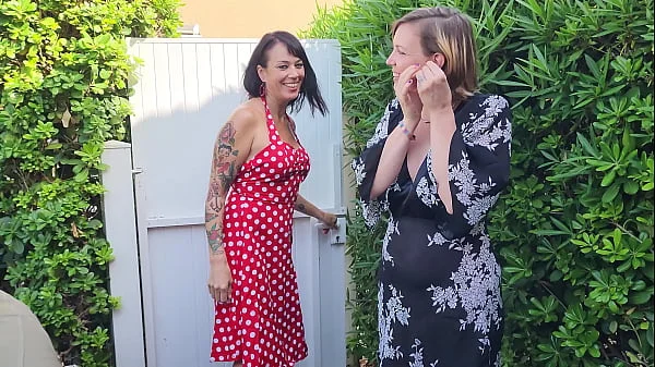 ma copine adeline lafouine m'invite pour son jeux anal des baguettes chinoises