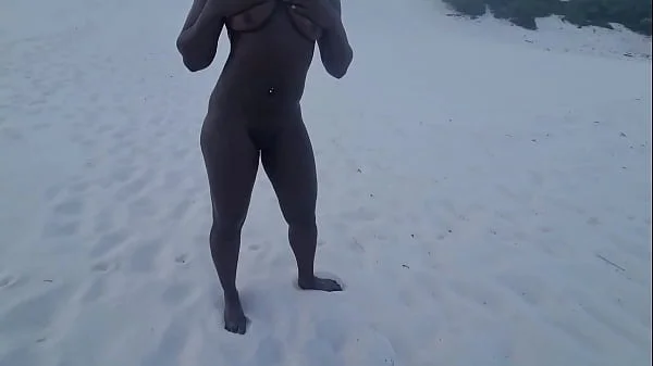 PRIMEIRA VEZ NA PRAIA DO NUDISMO FUDEMOS GOSTOSO COM UM ESTRANHO OLHANDO E BATENDO PUNHETA E O SAFADO GOZOU ME VENDO FUDER GOSTOSO