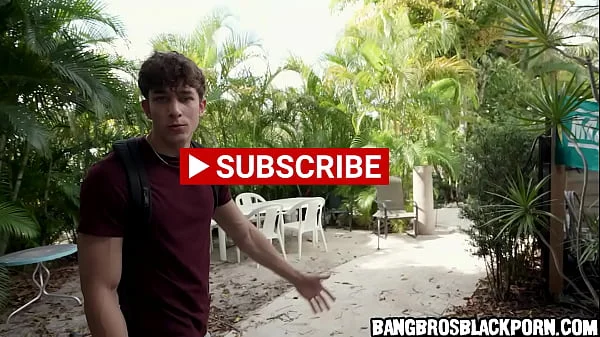 Stepmom Ebony Mystique's Poolside Surprise