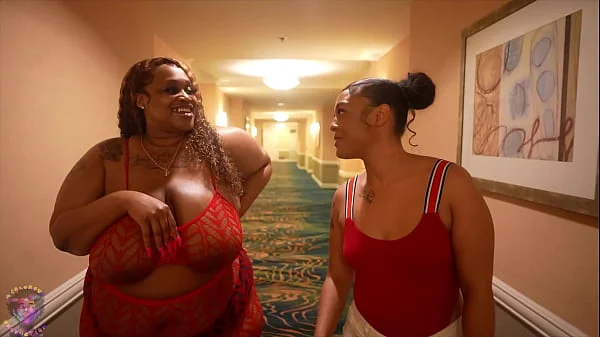 Prettyyasspai & Jada Lanae Seduce Gibby The Clown At The MGM Signature In Las Vegas