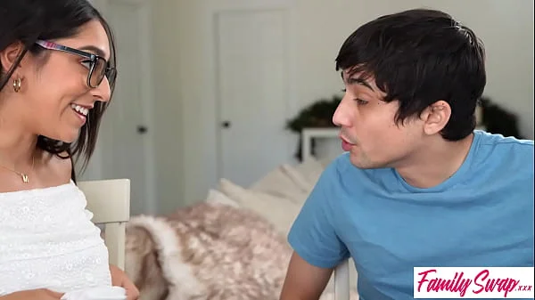 Lindsay Lee yells at Madison Wilde, What the hell is going on? Put Your Boobs Away! -S8:E7