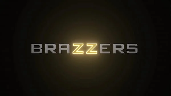 Handyman Stepdaddy Gets Fucked.Payton Preslee / Brazzers  / stream full from www.zzfull.com/pda