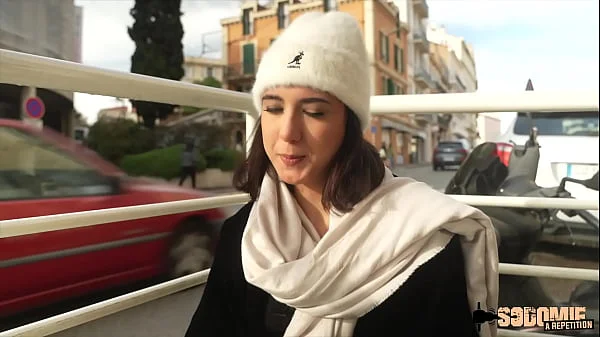 Lena, une jeune coquine qui en veut toujours plus