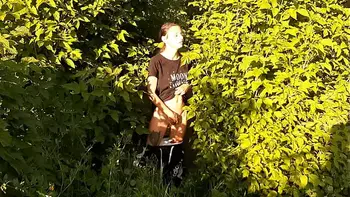 Risky public female masturbation in nature - Girls fly orgasm