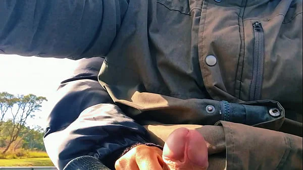 HOTWIFE Safada bateu uma na estrada até gozar!!! QUASE FOMOS PEGOS / Naughty HOTWIFE jerked off on the road until she cum!! WE ALMOST GOT CAUGHT.