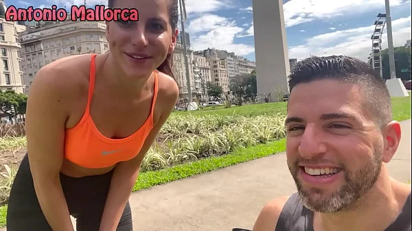 Argentinian Fitness Babe Gets Picked Up