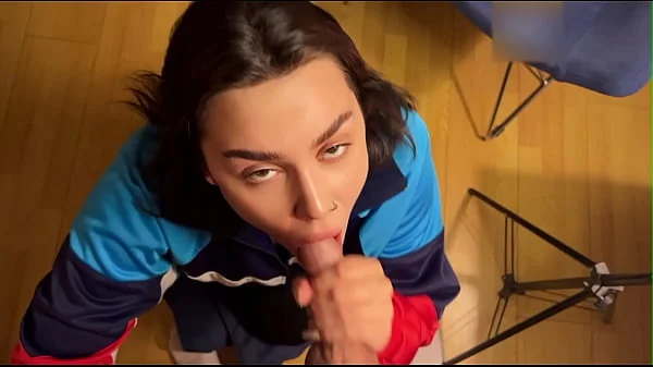 Student shows how to fuck on first day of college