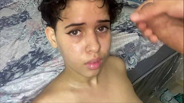 fadynha cheia de tesao rasgando o short pra dar a bucetinha