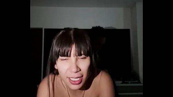 Le meto el dedo por el culo para que me lo de