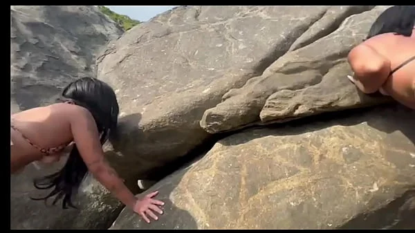 Mega orgia numa praia de nudismo com mais de 100 pessoas assistindo completo no red e sheer