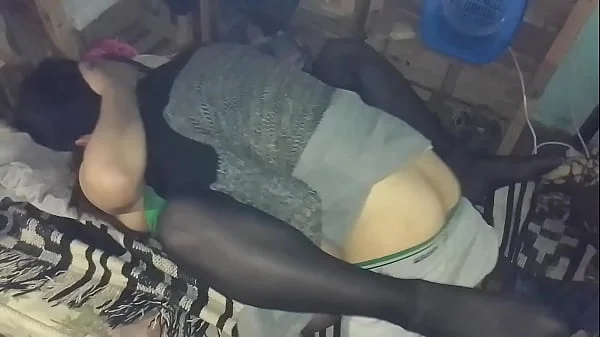 La puta de mi novia me pide que cogamos de misionero grabamos con el celular