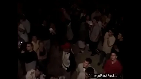 fiesta universitaria chica b.