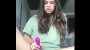 Linda MILF masturbándose