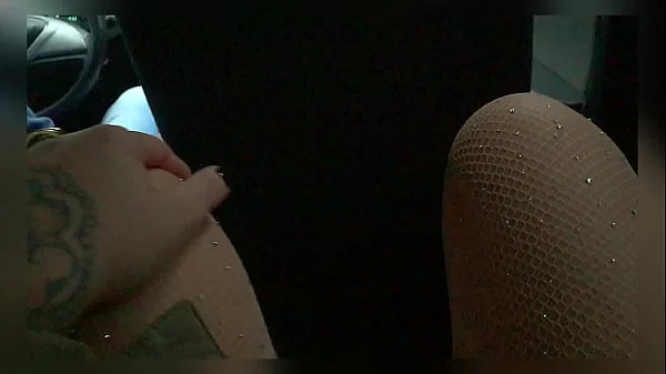 Provoquei o uber e deixei ele brincar com minha bucetinha