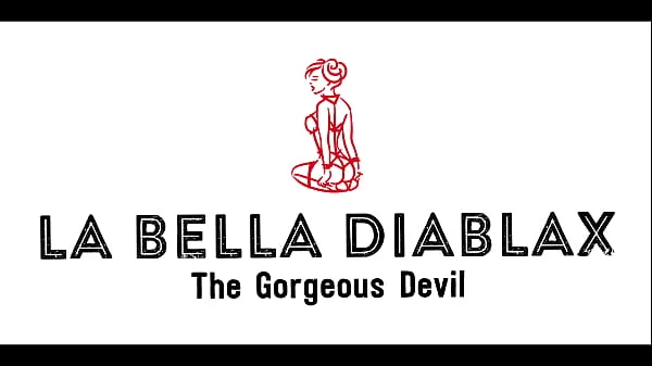 Freakmob takes on Latina duo Labelladiablax & Curlyrican