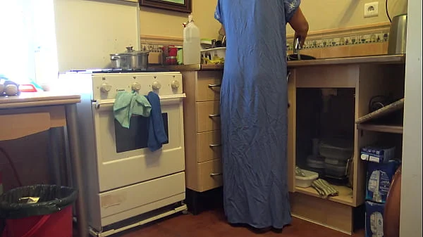 Arab stepmom lets horny stepson have a quickie in the kitchen
