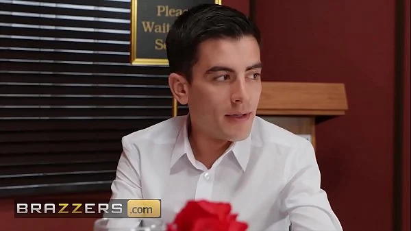 Huge Tit Mystique Gives A Helping Hand To Teen (Alexis Tae) - Brazzers