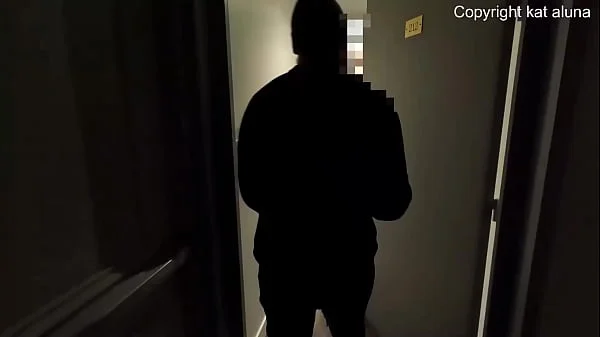 Un Fan retrouve Kat Aluna et la démonte devant les caméraman !