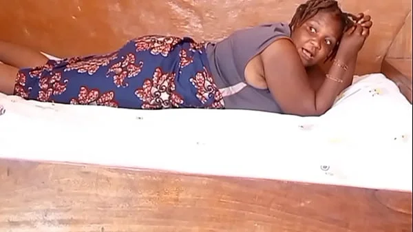 Mature woman from surulere pays to get fucked with a bottle, FULL VIDEO ON RED