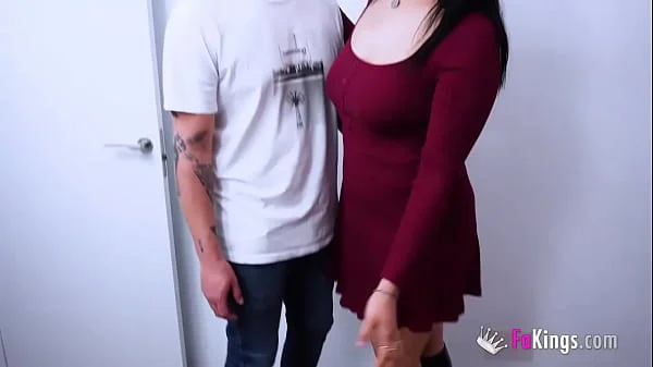 Teasing random guys at the streets? Cuban hottie Amanda Luxor definitely has no limits!!