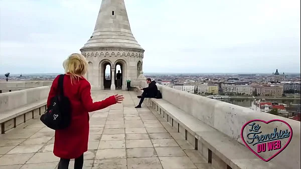 Cherry Kiss, une blonde très coquine qui aime la baise