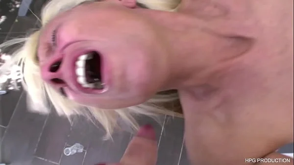 60   Cougar gets pussy licked