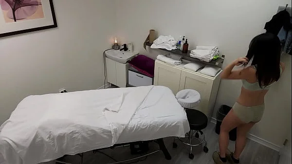 A gorgeous Japanese waitress who was like no, no, no, I have a boyfriend when her massage therapist was about to fuck her pussy, but she finished her massage with a big smile on her face