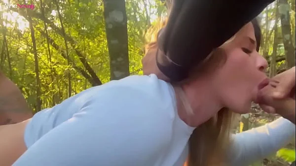 No parque loirinha fica com a BOCA CHEIA DE LEITINHO após chupar duas rolas ao mesmo tempo - Aline Novak