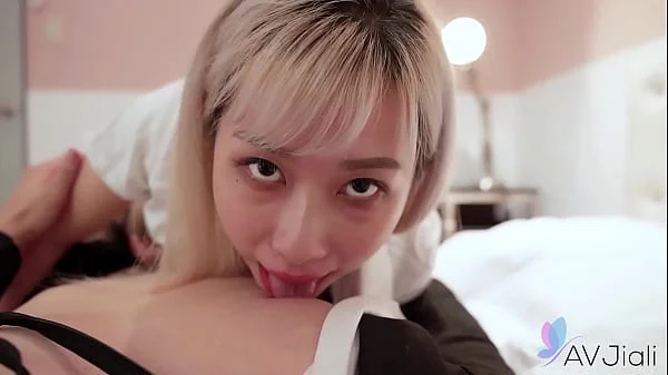 Chinese cougar Wang Yixin is having hardcore sex and enjoying it.