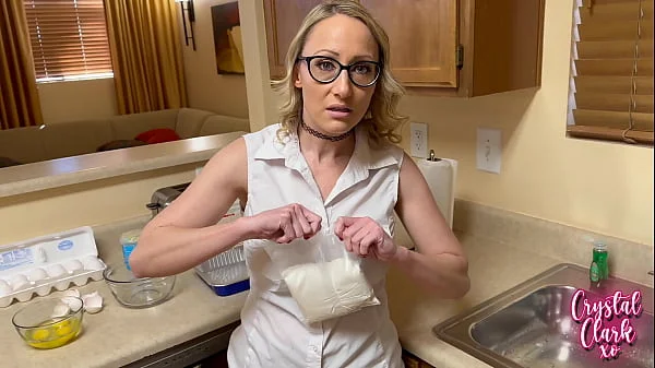 Stepmom Teaches Me How To Cook!