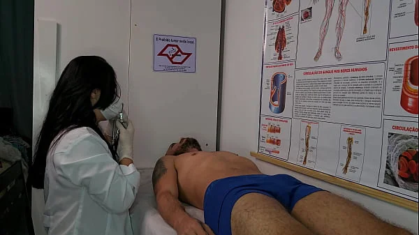 Enfermeira fica excitada ao ver ereção do paciente