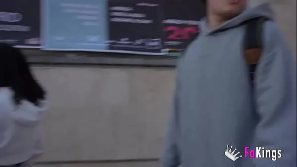 Zoe Bombon goes to Madrid in search of a stud. That’s how we met Lalo!