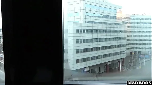 A Super Hot Italian Girl Just Met Gets Fucked And Squirts Everywhere In Anal !!!!