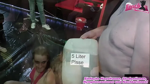 Deutsche extreme Piss Party im swinger club mit viel urin