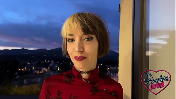 Oney, jeune coquine, veut la double pénétration