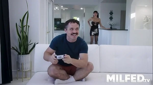 Best Friend’s Busty Mom Helps Me Beat a Hard Level