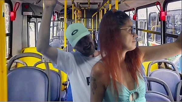 Jovem estudante encoxada e fodida no ônibus em público!
